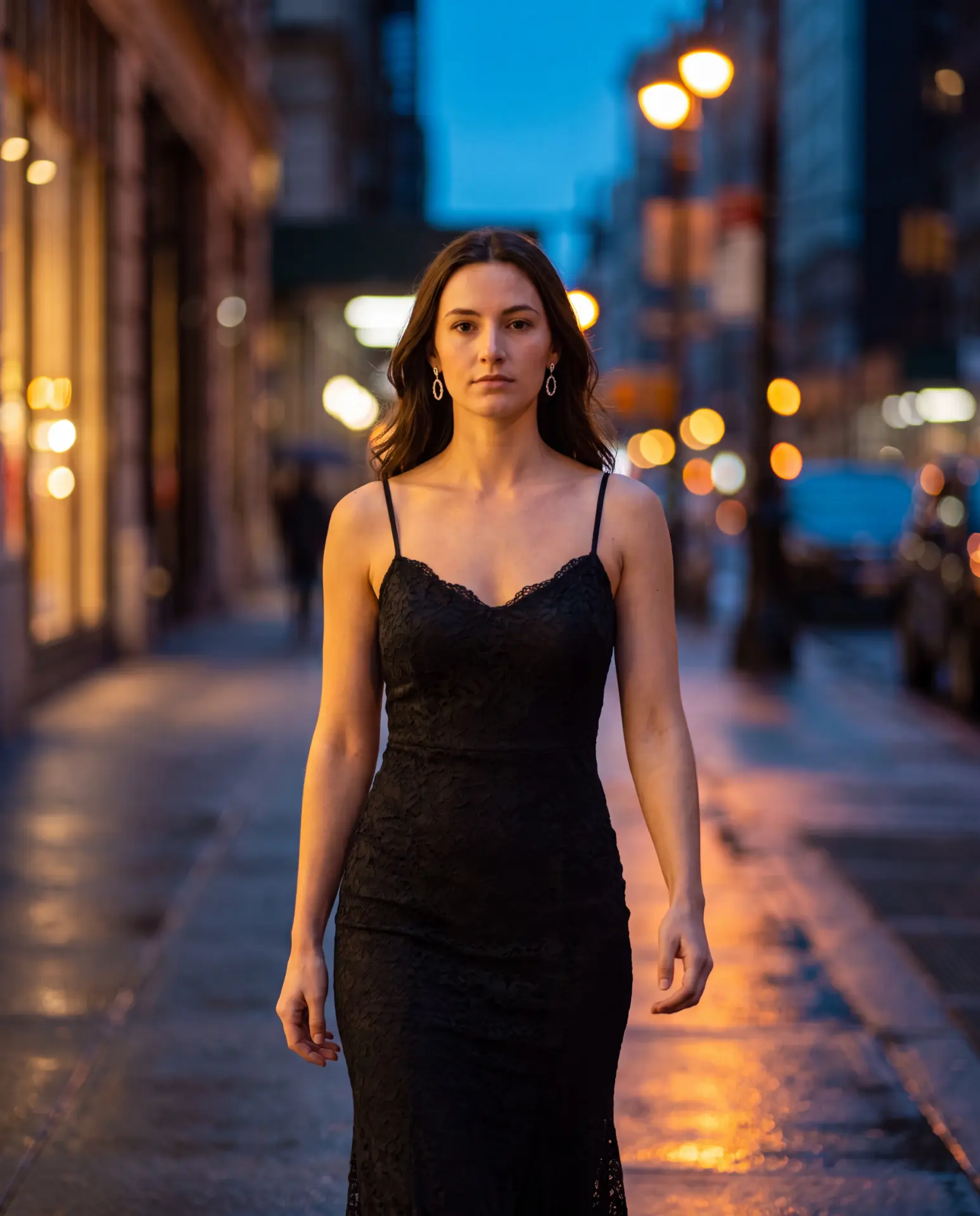 Eigen werk: koppel in avondlicht op straat, fashionbeeld uit onze studio